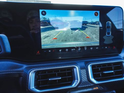 Used 2025 Ford Mustang Premium image 17