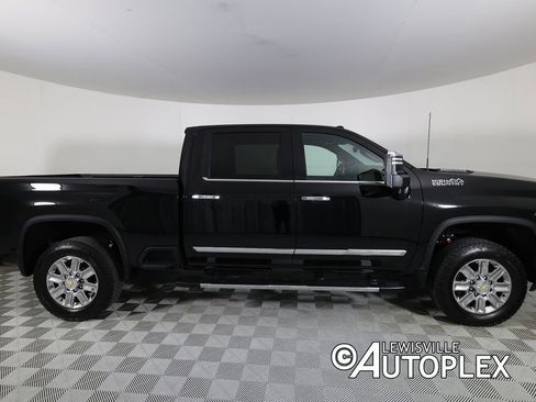 Used 2026 Chevrolet Silverado 2500 High Country w/ High Country Premium Package AWD/4WD image 4