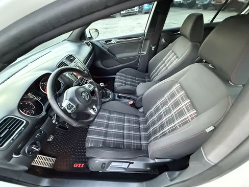 Used 2011 Volkswagen GTI 4-Door image 12