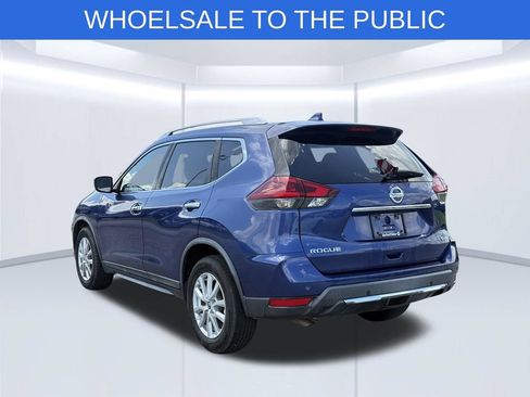 Used 2020 Nissan Rogue SV FWD image 3