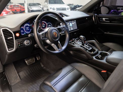 Used 2021 Porsche Cayenne S w/ Premium Package Plus AWD/4WD image 5