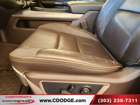 Used 2025 RAM 1500 Limited AWD/4WD image 16