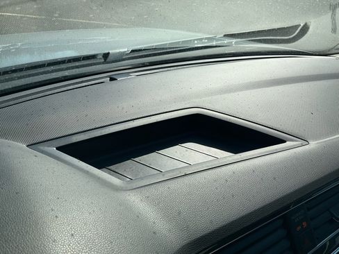 Used 2019 Volkswagen Tiguan SE w/ Panoramic Sunroof Package image 15