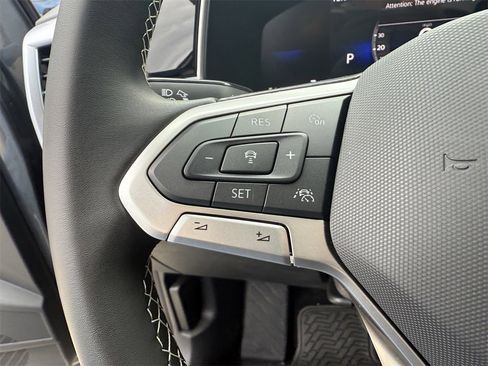 New 2026 Volkswagen Taos SE image 16