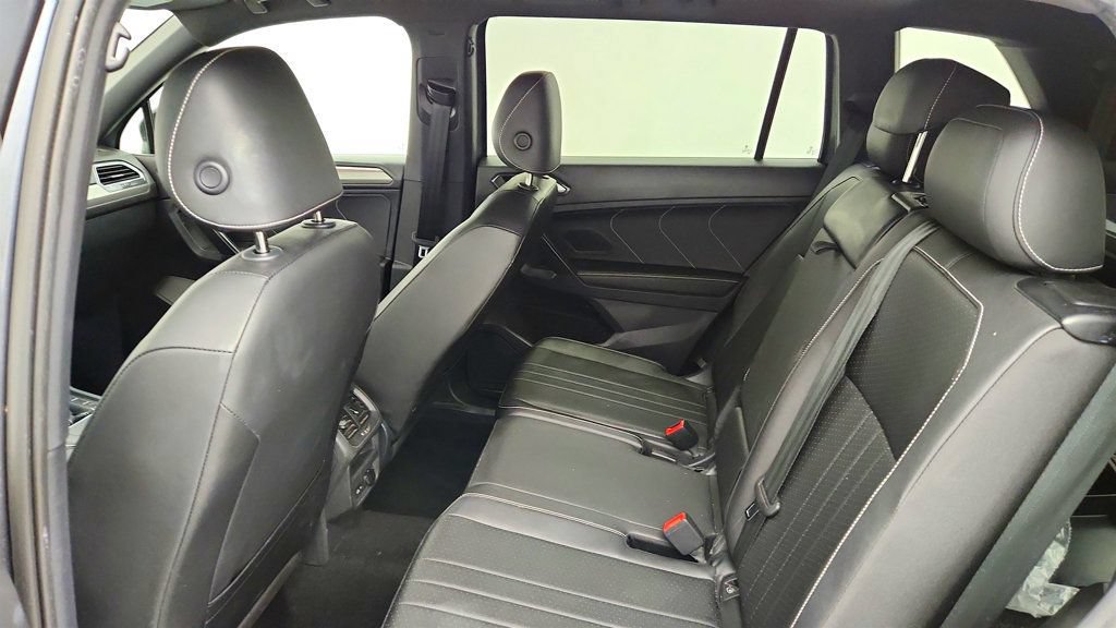 Used 2023 Volkswagen Tiguan SE R-Line FWD image 18