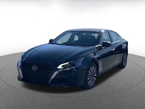 Used 2025 Nissan Altima 2.5 SV image 7