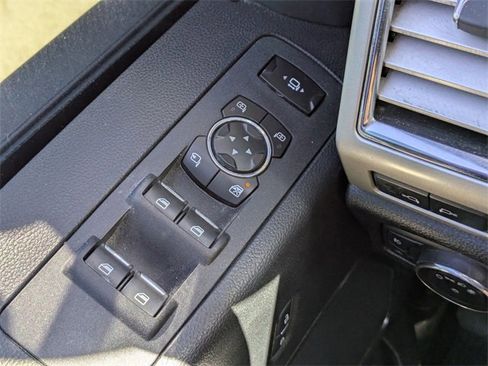 Used 2017 Ford F250 Lariat w/ Chrome Package image 21