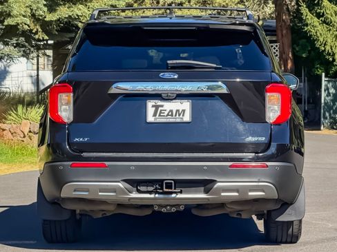 Used 2023 Ford Explorer XLT w/ Equipment Group 202A AWD/4WD image 5