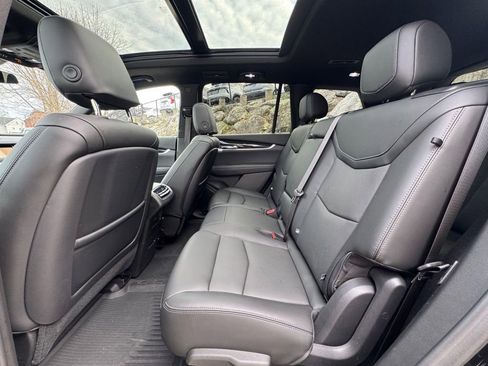 Used 2024 Cadillac XT6 Premium Luxury AWD/4WD image 17