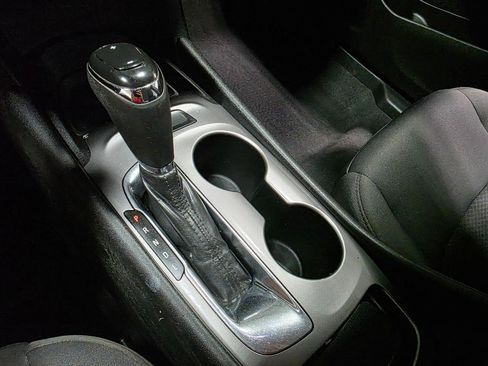 Used 2017 Chevrolet Malibu LS FWD image 33