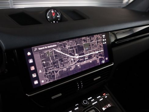 Certified 2022 Porsche Cayenne AWD/4WD image 20