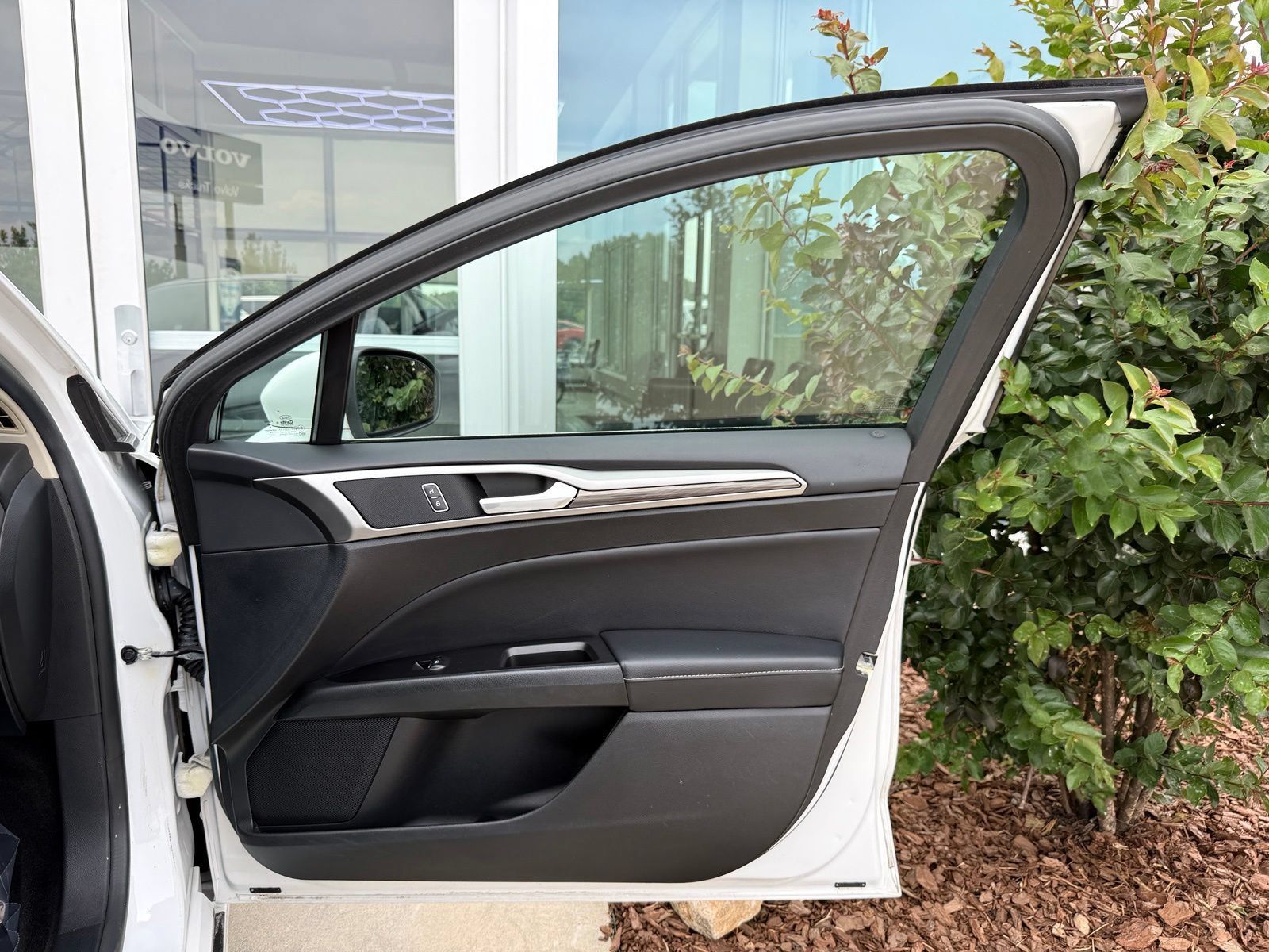 Used 2018 Ford Fusion SE w/ Equipment Group 602A FWD image 20