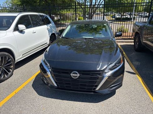 Used 2023 Nissan Altima 2.5 SV w/ SV Premium Package image 26