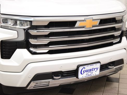 Used 2024 Chevrolet Silverado 1500 High Country AWD/4WD image 13