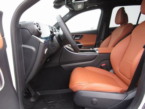 New 2026 Mercedes-Benz GLC 300 4MATIC image 9