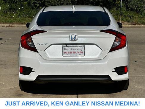 Used 2017 Honda Civic EX-T image 4