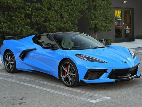 Used 2021 Chevrolet Corvette Stingray Preferred Cpe w/ Engine Appearance Package image 3