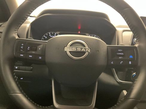 Used 2025 Nissan Rogue SV image 13