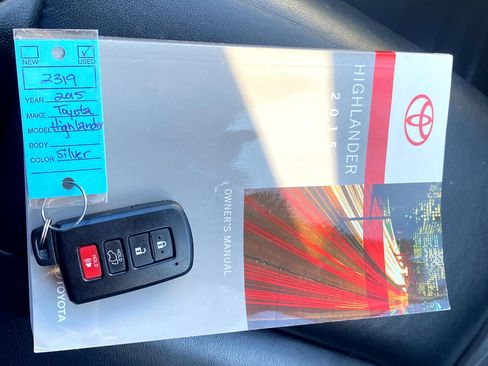 Used 2015 Toyota Highlander XLE image 22