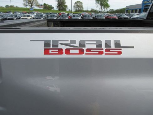 Used 2020 Chevrolet Silverado 1500 LT Trail Boss image 12