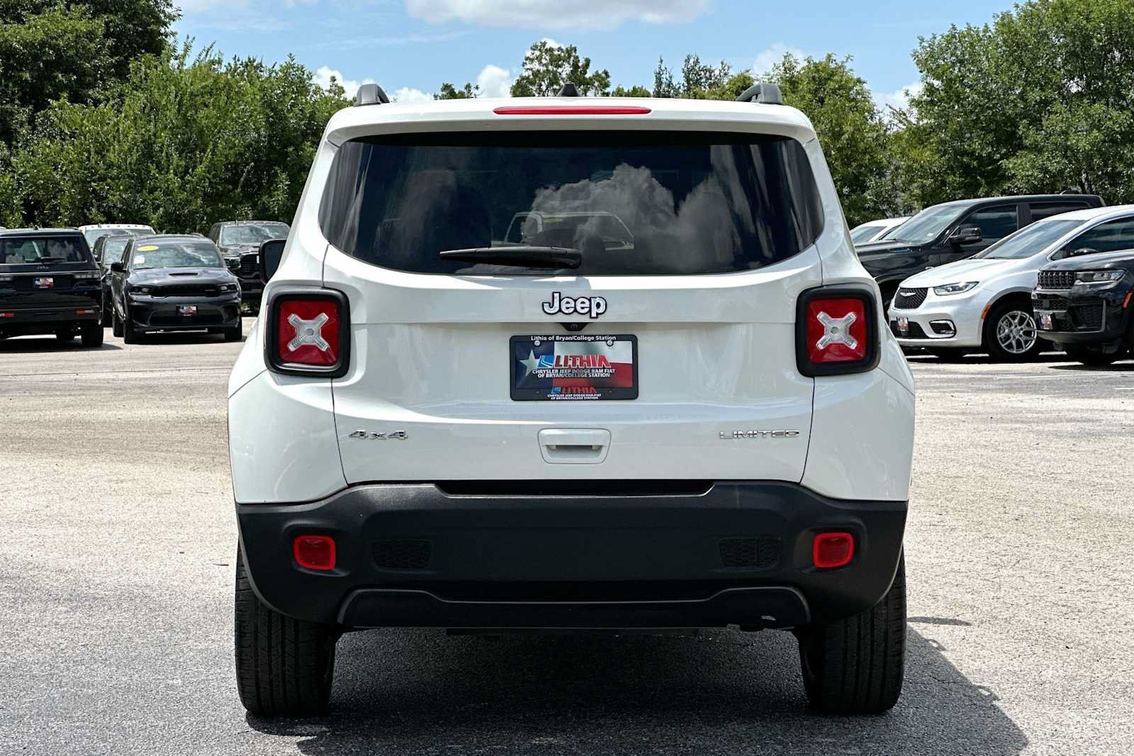 Used 2022 Jeep Renegade Limited w/ Sun, Sound & Wheels Group AWD/4WD image 14
