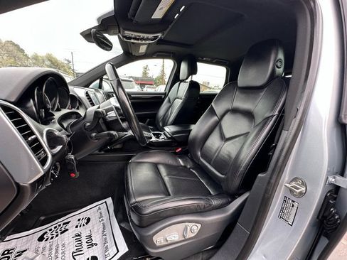 Used 2017 Porsche Cayenne AWD/4WD image 11