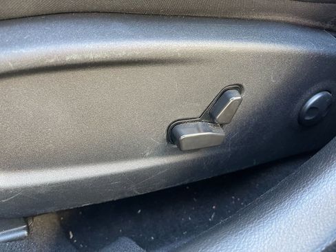 Used 2022 Chrysler 300 Touring L image 22