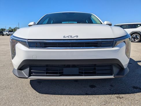 New 2025 Kia K4 GT-Line Turbo FWD image 3