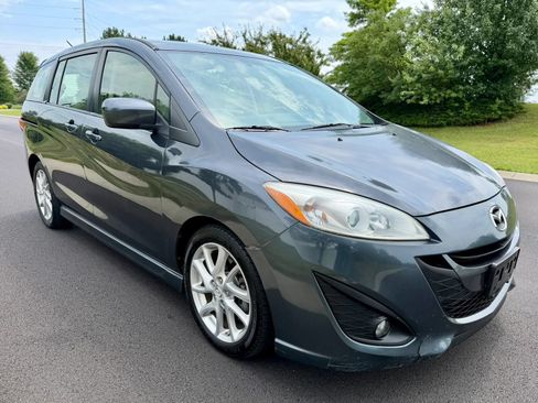 Used 2012 MAZDA MAZDA5 Touring w/ Moonroof & Audio Pkg FWD image 3