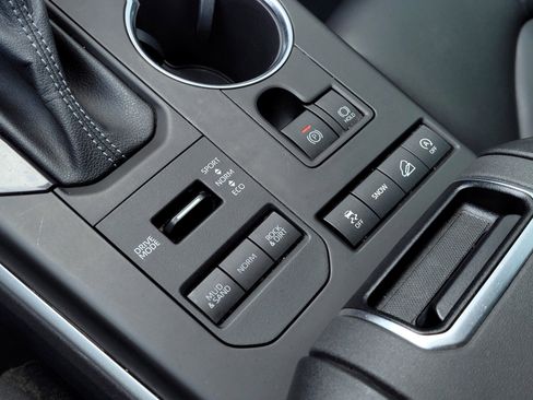 Certified 2022 Toyota Highlander XLE image 19