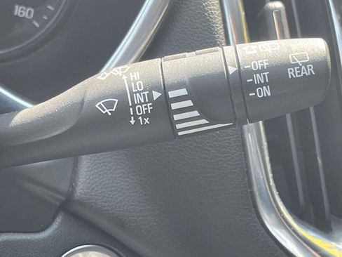 Used 2019 Chevrolet Equinox LT FWD image 32