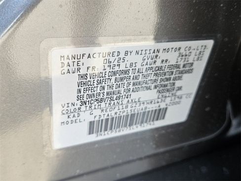 New 2025 Nissan Kicks Play S image 17