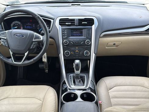 Used 2013 Ford Fusion SE image 18