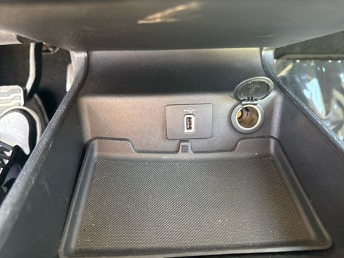 Used 2018 Ford Fusion Titanium image 29