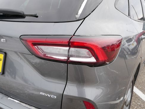 Used 2023 Ford Escape ST-Line image 17