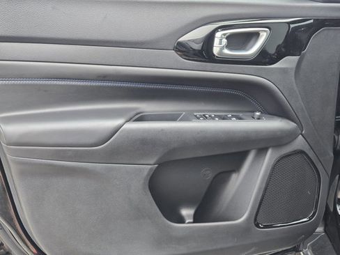 New 2026 Jeep Compass Latitude image 12