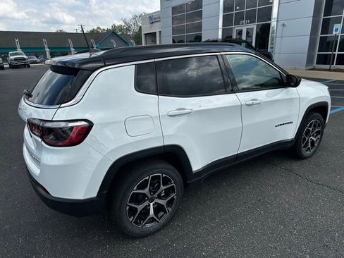 New 2025 Jeep Compass Limited image 12