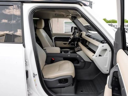 Used 2020 Land Rover Defender 110 SE AWD/4WD image 40