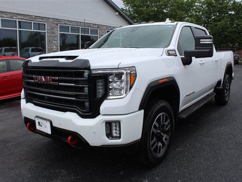 Used 2022 GMC Sierra 2500 AT4 w/ AT4 Preferred Package AWD/4WD image 2