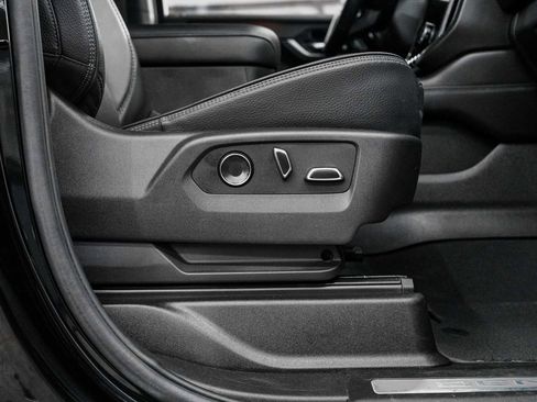 Used 2025 GMC Yukon XL Denali image 38