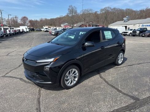 New 2027 Chevrolet Bolt LT w/ Comfort Package FWD image 4