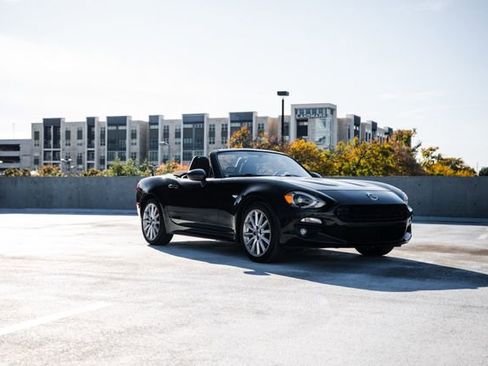 Used 2017 FIAT 124 Spider Lusso image 53