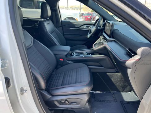 Certified 2025 Ford Explorer ST-Line w/ Premium Package image 17