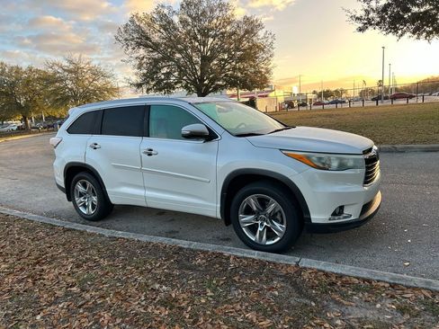 Used 2016 Toyota Highlander Limited w/ Driver Technology Package image 6