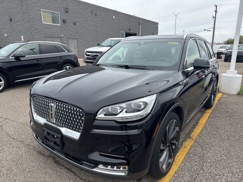 Used 2020 Lincoln Aviator Reserve w/ Equipment Group 202A AWD/4WD image 2