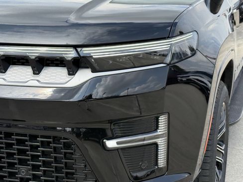 New 2026 Jeep Grand Wagoneer L 2WD w/ Premium Group I image 8