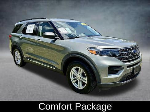 Used 2020 Ford Explorer XLT w/ Comfort Package RWD image 3