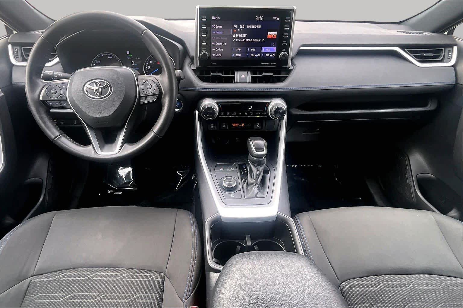 Used 2022 Toyota RAV4 SE w/ Convenience Package AWD/4WD image 16