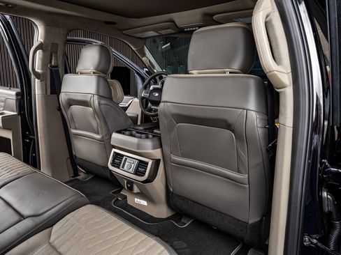 Used 2026 Ford F450 Platinum w/ Platinum Plus Package image 33