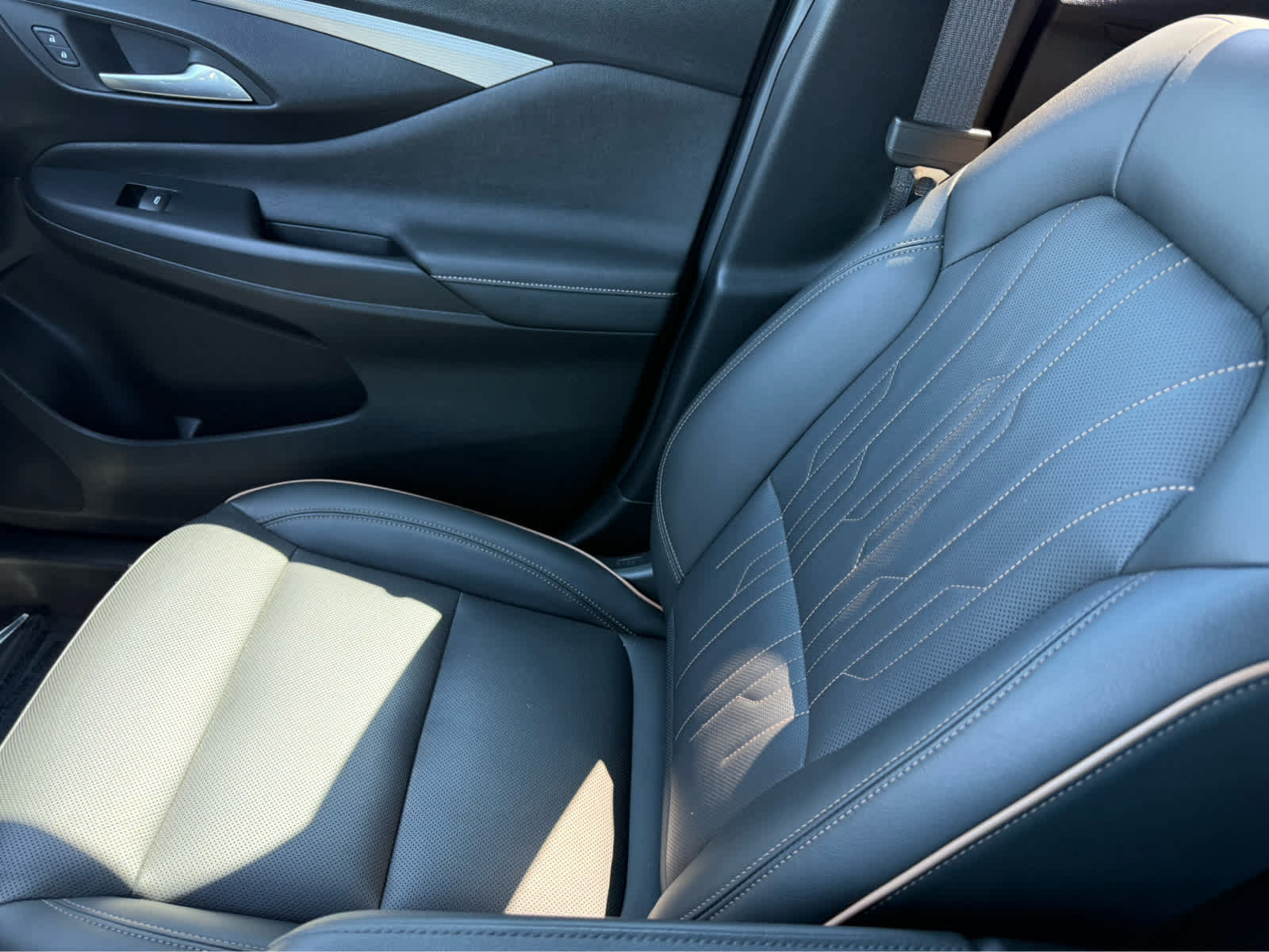 Used 2024 Buick Envista Preferred FWD image 27